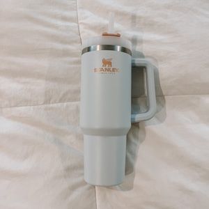 40oz Stanley Tumbler CLOUD